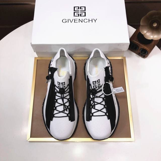 工厂 Givenchy.纪梵希 专柜同步发售鞋面：意大利进口品牌logo印花布匹 尽显奢华，透气猪皮内里加上双层组合，脚感舒适，鞋底：原厂特供气垫大底，轻便，舒